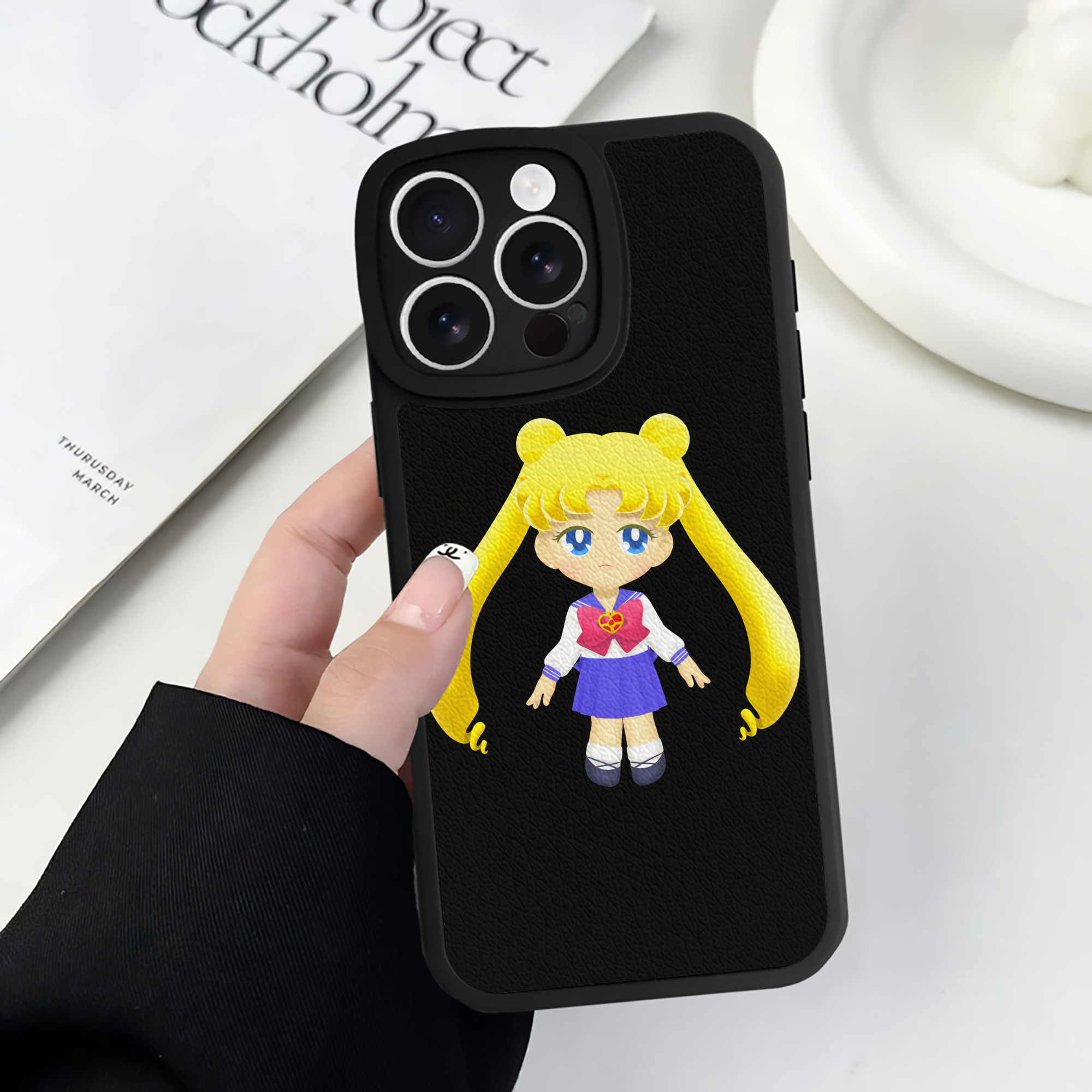 （画像用） 美少女戦士セーラームーン 愛野 美奈子 あいの みなこ Sailor Moon Aino Minako 【iPhone 16シリーズ対応】シリコンスマホケース（レザー調） 材質：シリコン